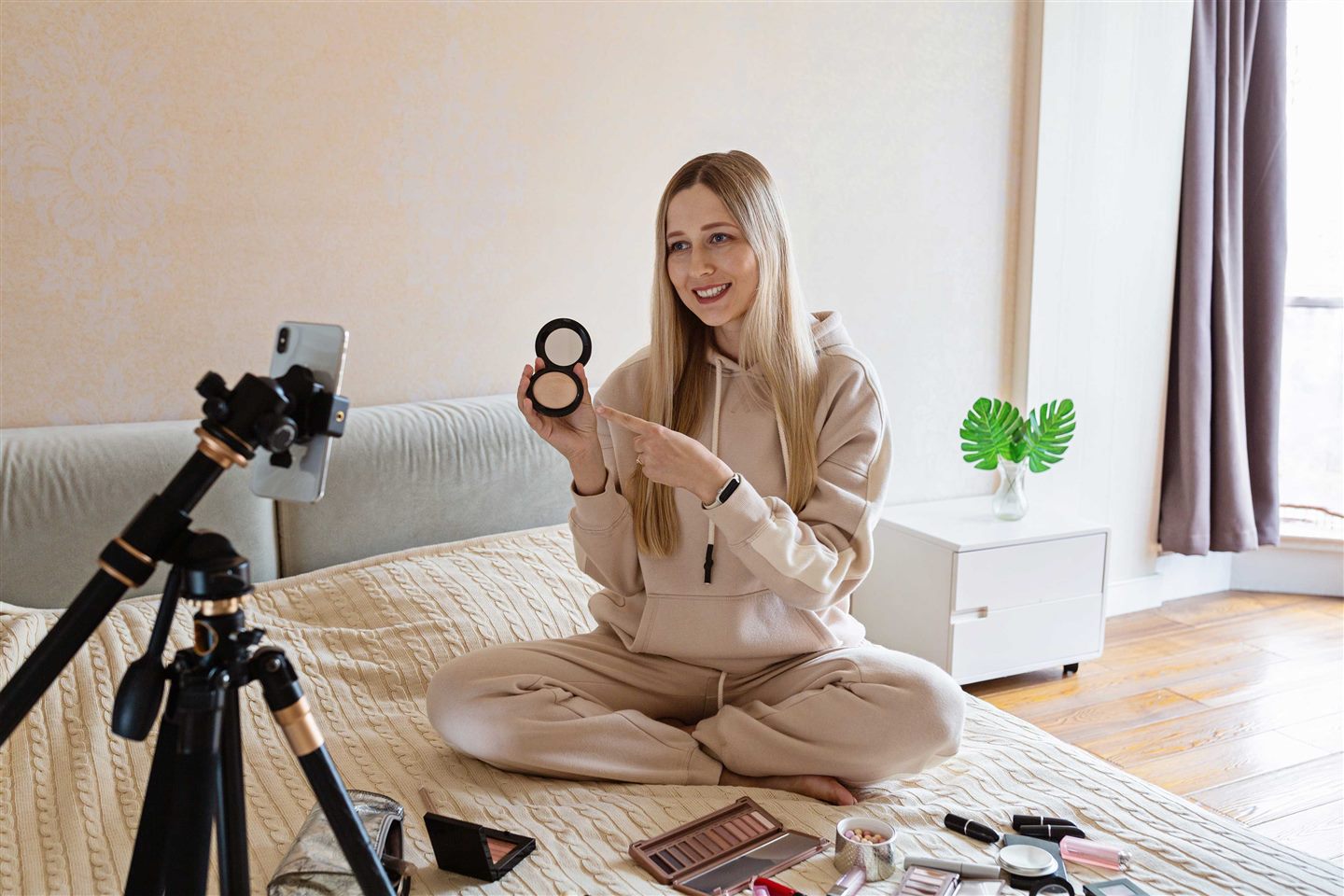 Content creator preparing an influencer marketing campaign